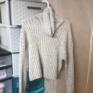 Women’s, girls sweater never worn!